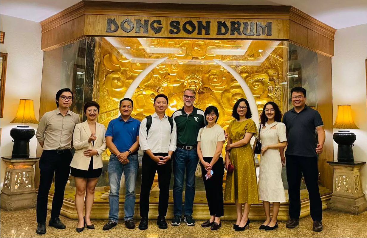Tiệc tối đáng nhớ cùng Giáo sư Tom Dewitt và CXM Alumni!