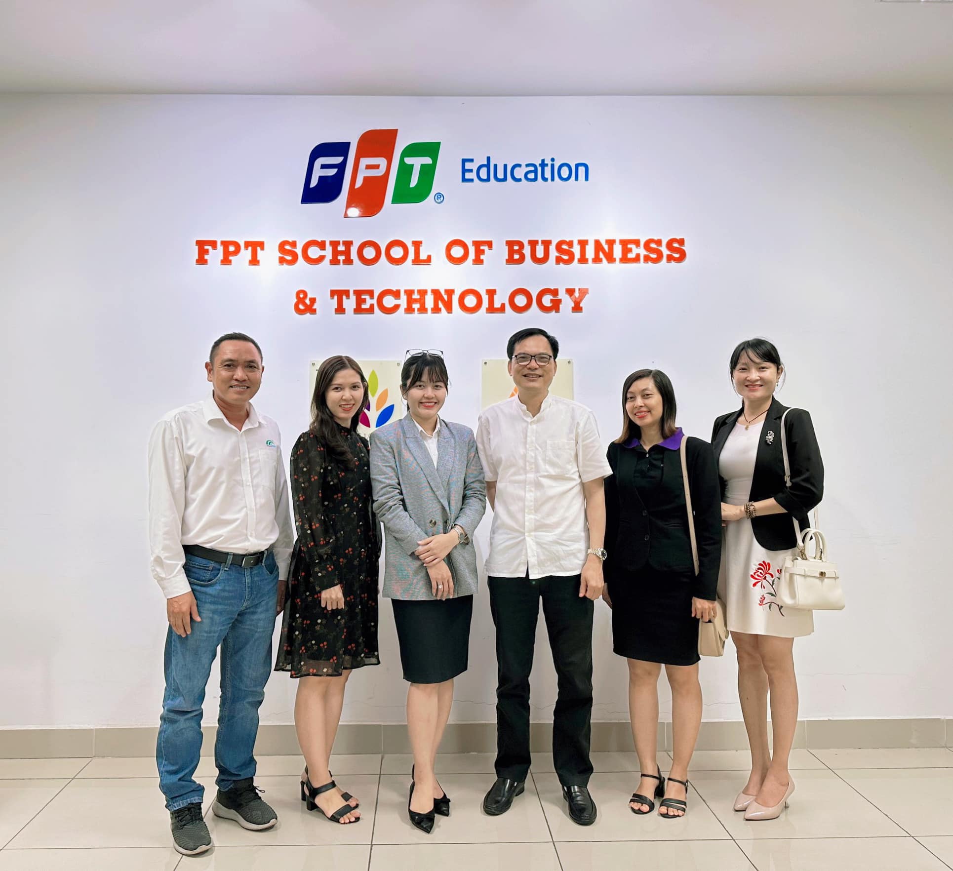 [Sử ký FSB] Đã có nơi làm việc nào mà bạn coi như gia đình thứ 2 của mình chưa? 