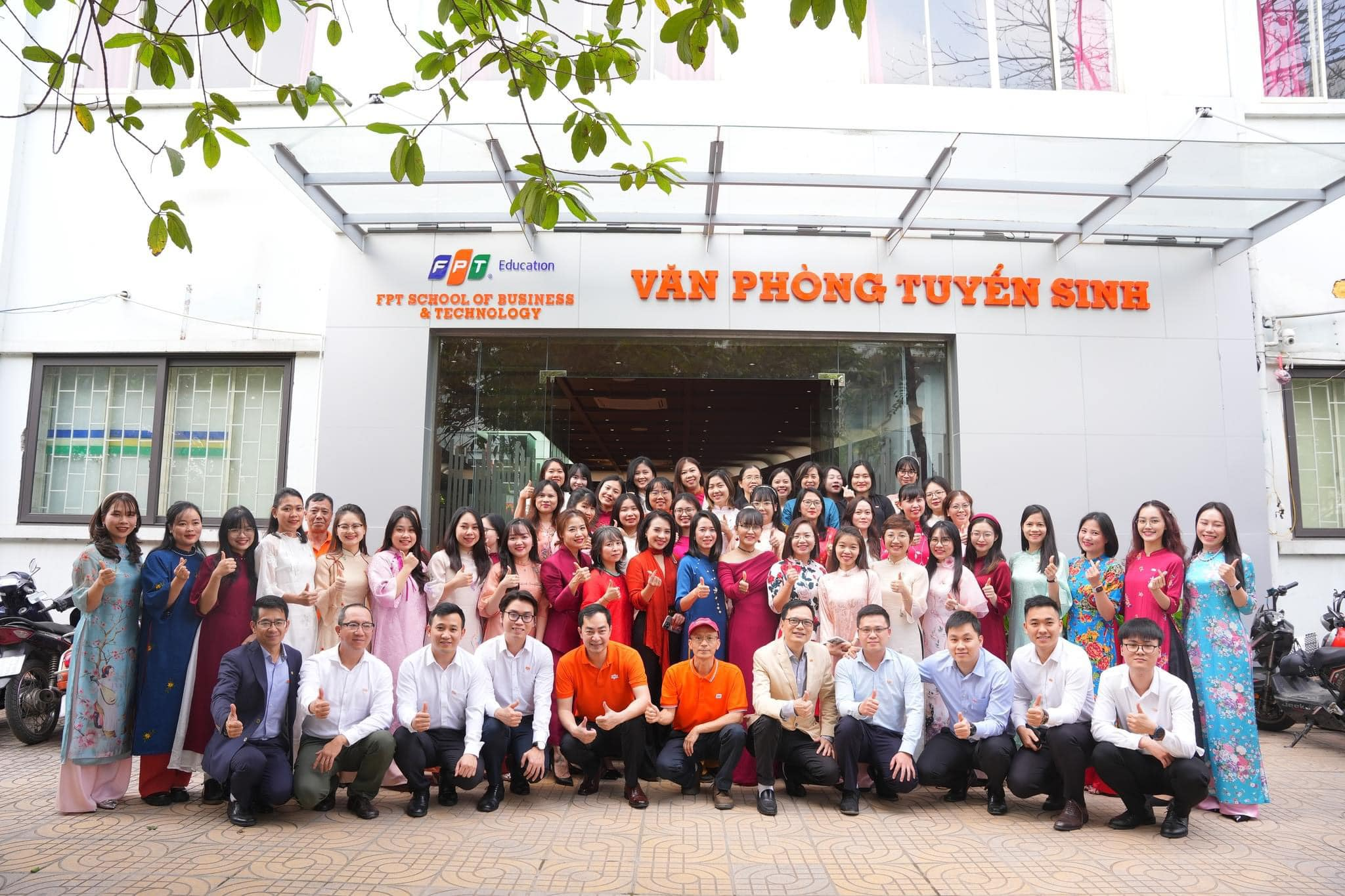 Lãnh đạo FE đến thăm và chúc Tết cán bộ giảng viên FSB nhân dịp đầu xuân Giáp Thìn