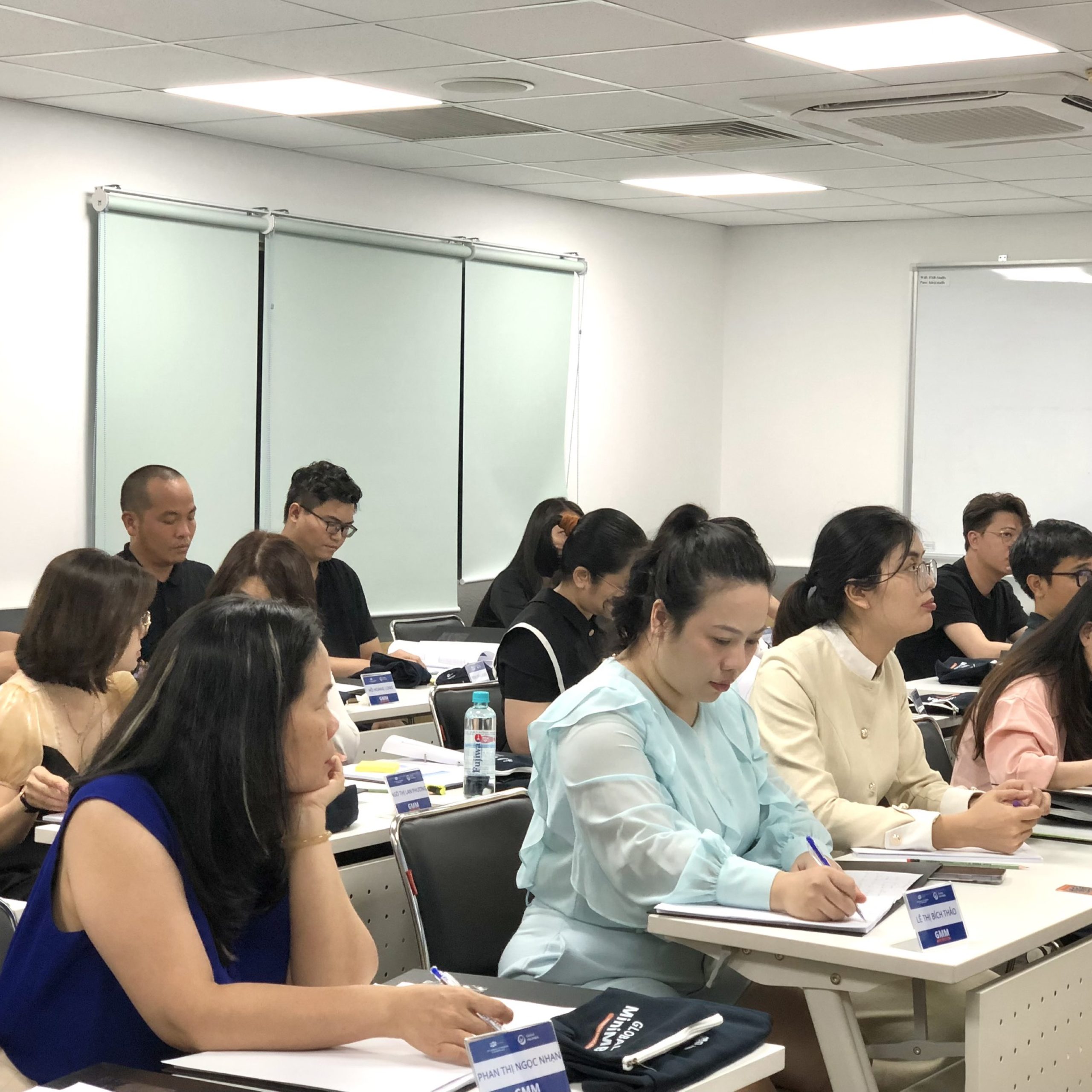 Gần 30 học viên là doanh nhân đến từ nhiều lĩnh vực khác nhau