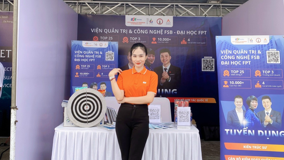 Phượt thủ chính hiệu của FSB Đà Nẵng: Ms Hà Trang – Cán bộ Tuyển sinh SĐH