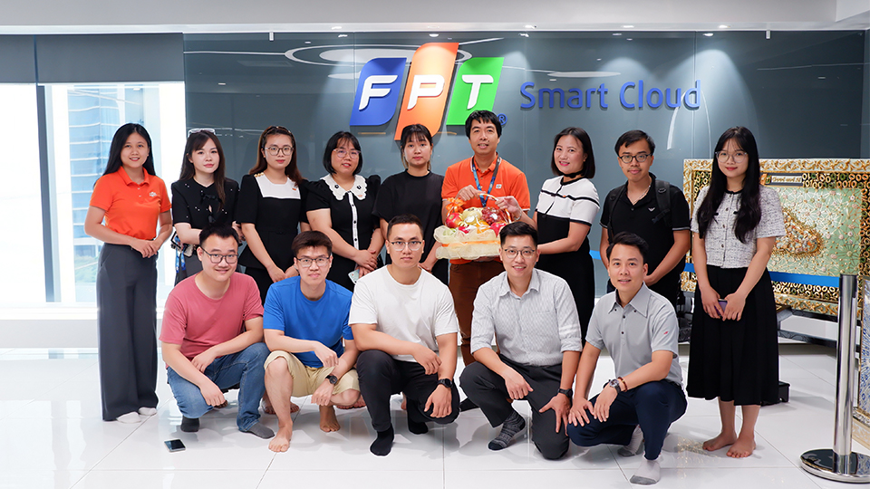 FSB triển khai học tập thực tế và tìm hiểu hệ thống máy chủ AI DGX H100