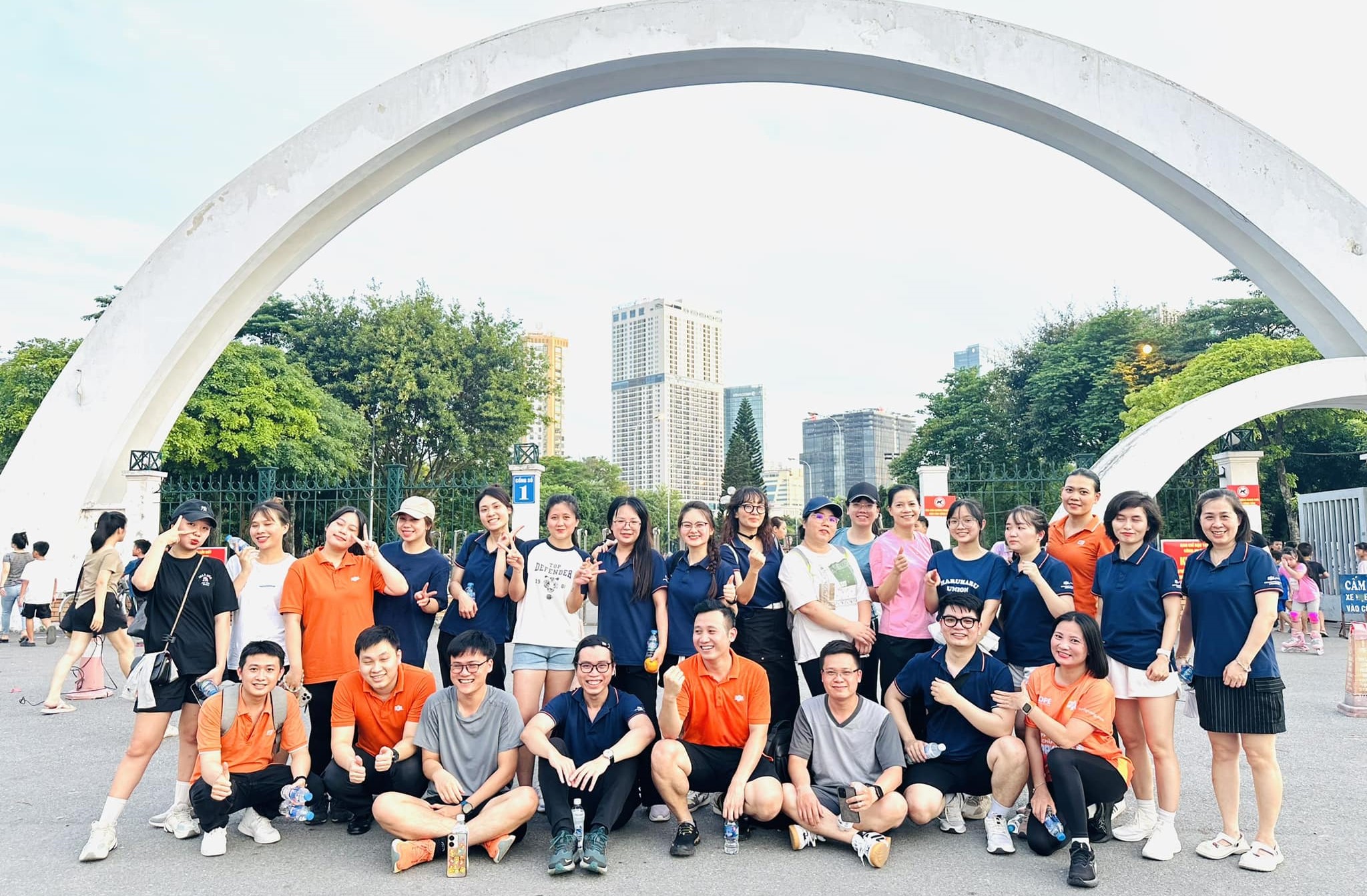 Runner Nhà FSB nhịp bước chạy tại Công viên Cầu Giấy