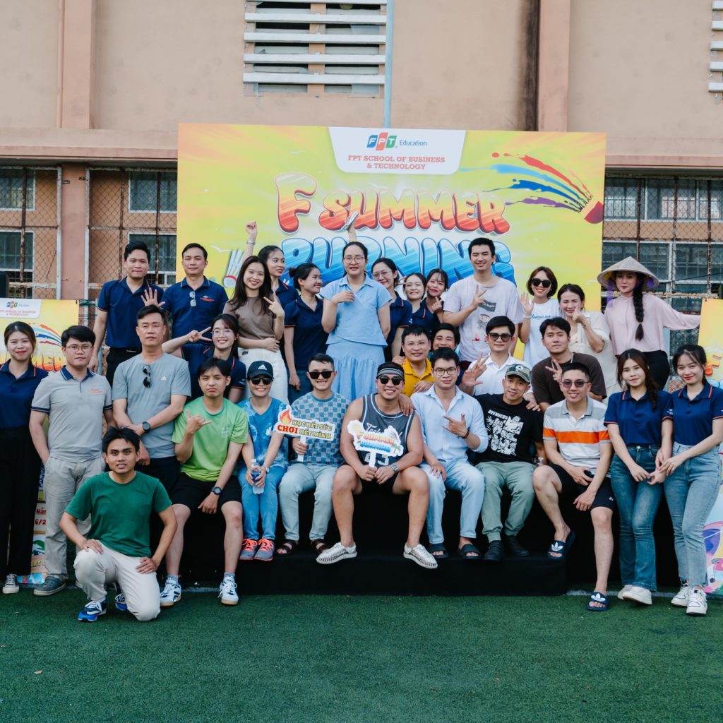 F Summer Burning với đầy ắp những tiếng cười