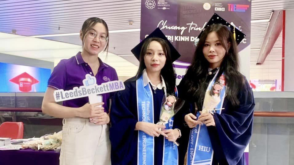 Chương trình Thạc sỹ Leeds Beckett MBA tại Lễ tốt nghiệp Đại học Quốc tế Hồng Bàng