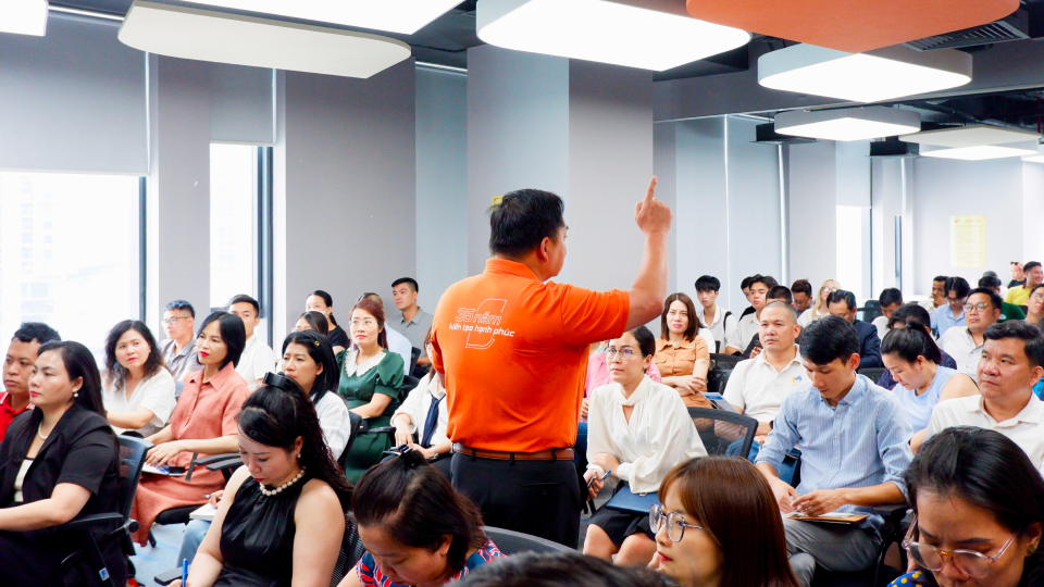 FSB phối hợp cùng Sở KH & ĐT Hà Nội tổ chức hội thảo “Ứng dụng AI trong quản trị doanh nghiệp”