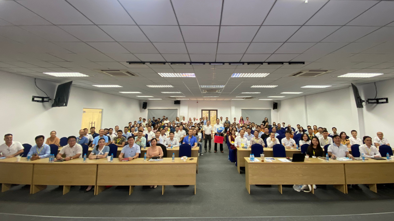 Hội Thảo “Lãnh Đạo Thích Ứng Với Làn Sóng AI” tại FSB HCM