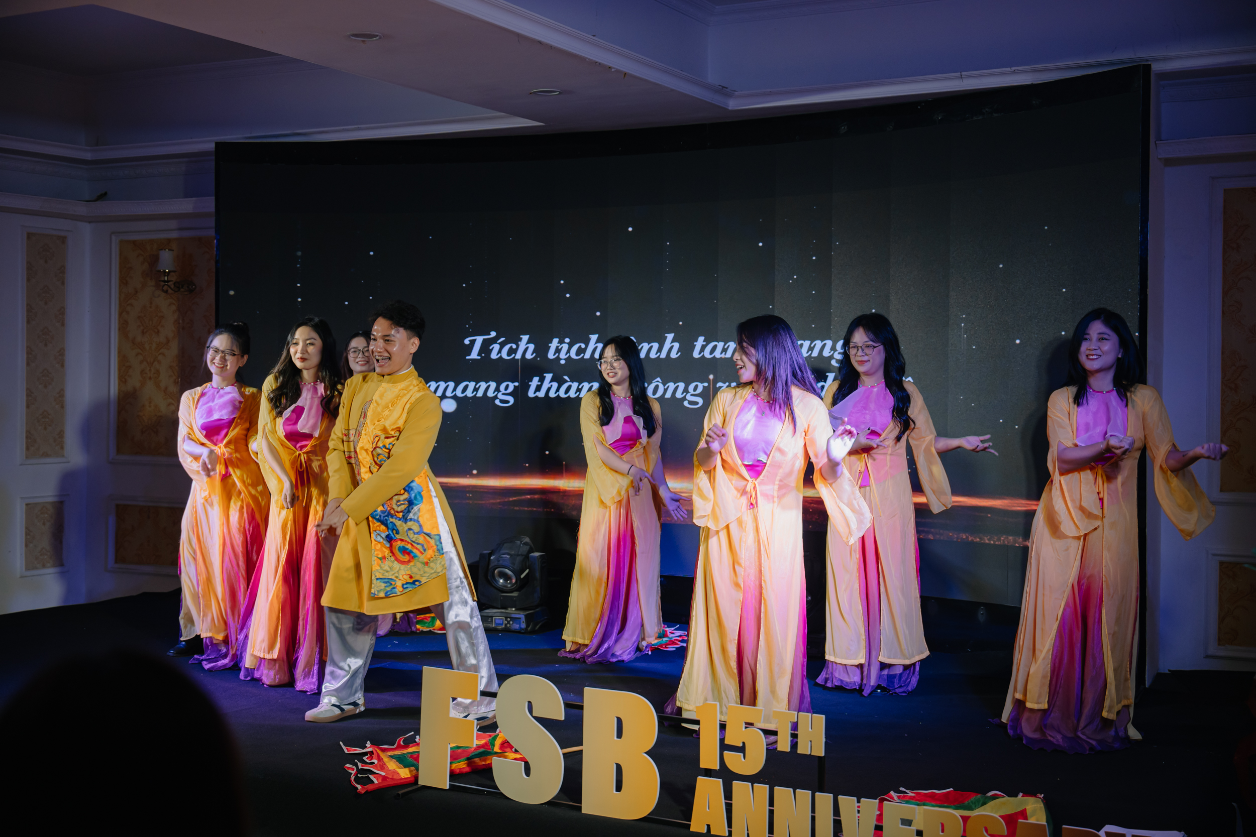 Khi mỗi CBGV FSB đều là một nghệ sĩ tài năng