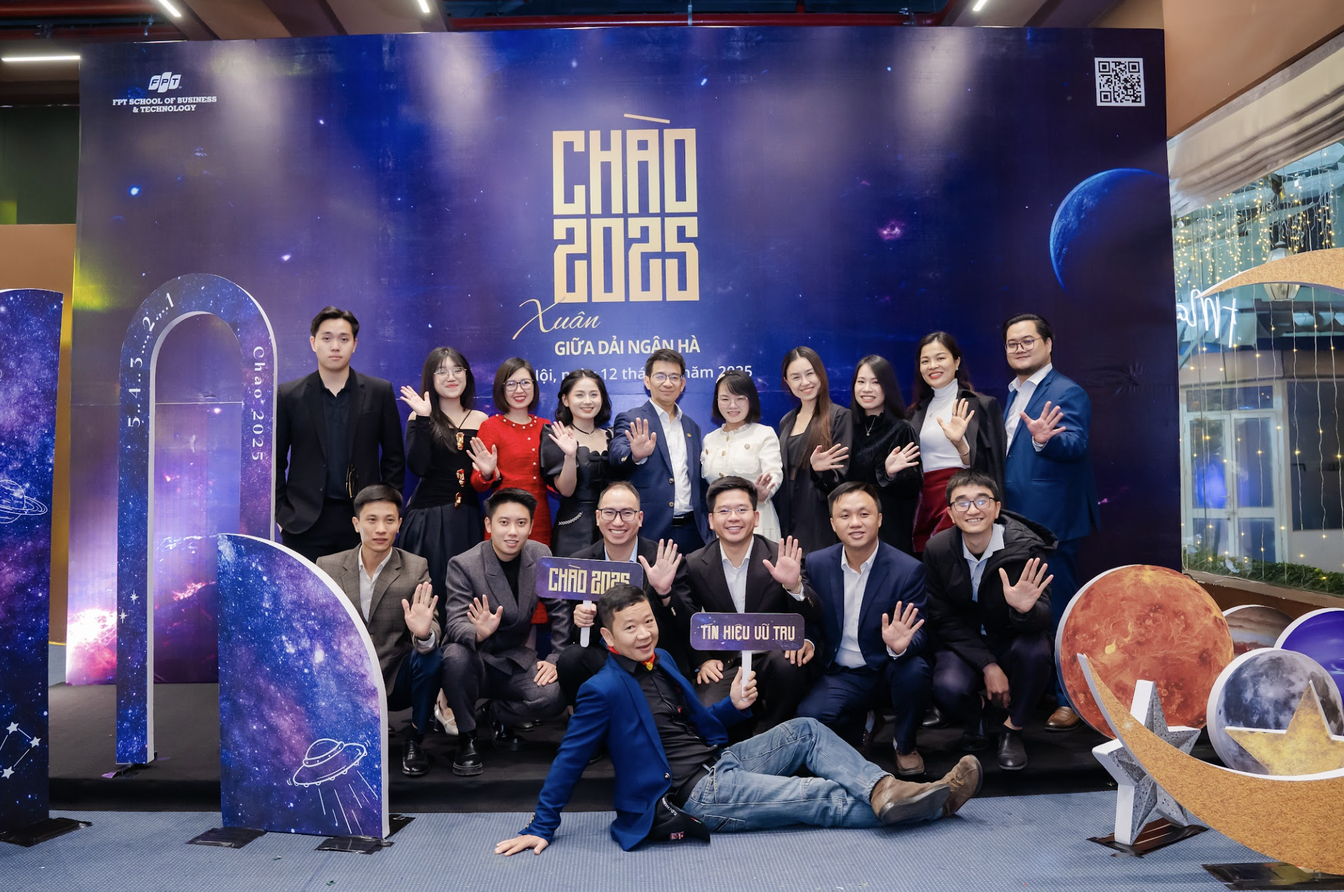Chào 2025 – Nơi cảm xúc hội tụ và gửi gắm thông điệp dành cho năm mới