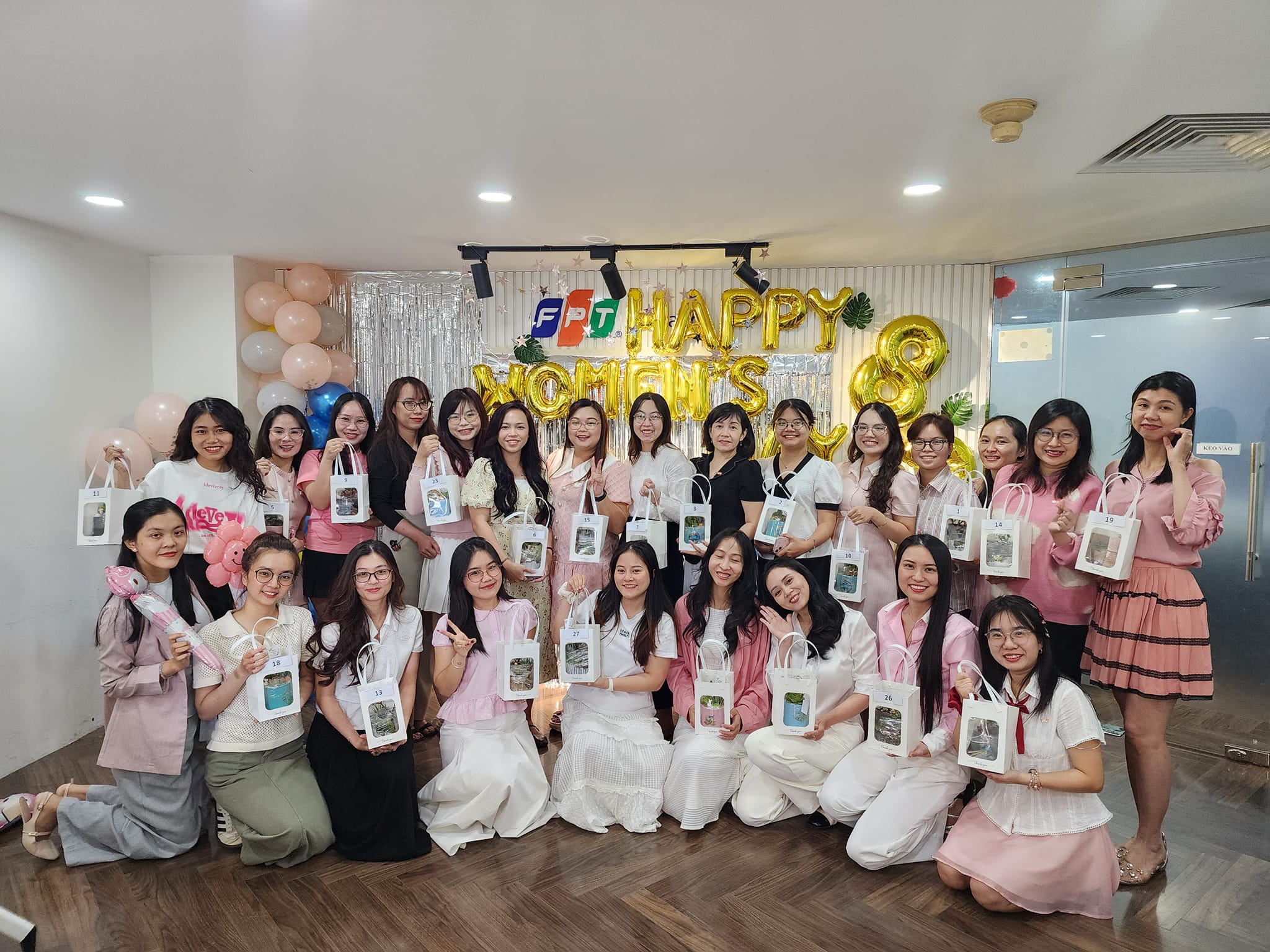 Tôn vinh phái đẹp – Ngập tràn yêu thương từ FSB HCM