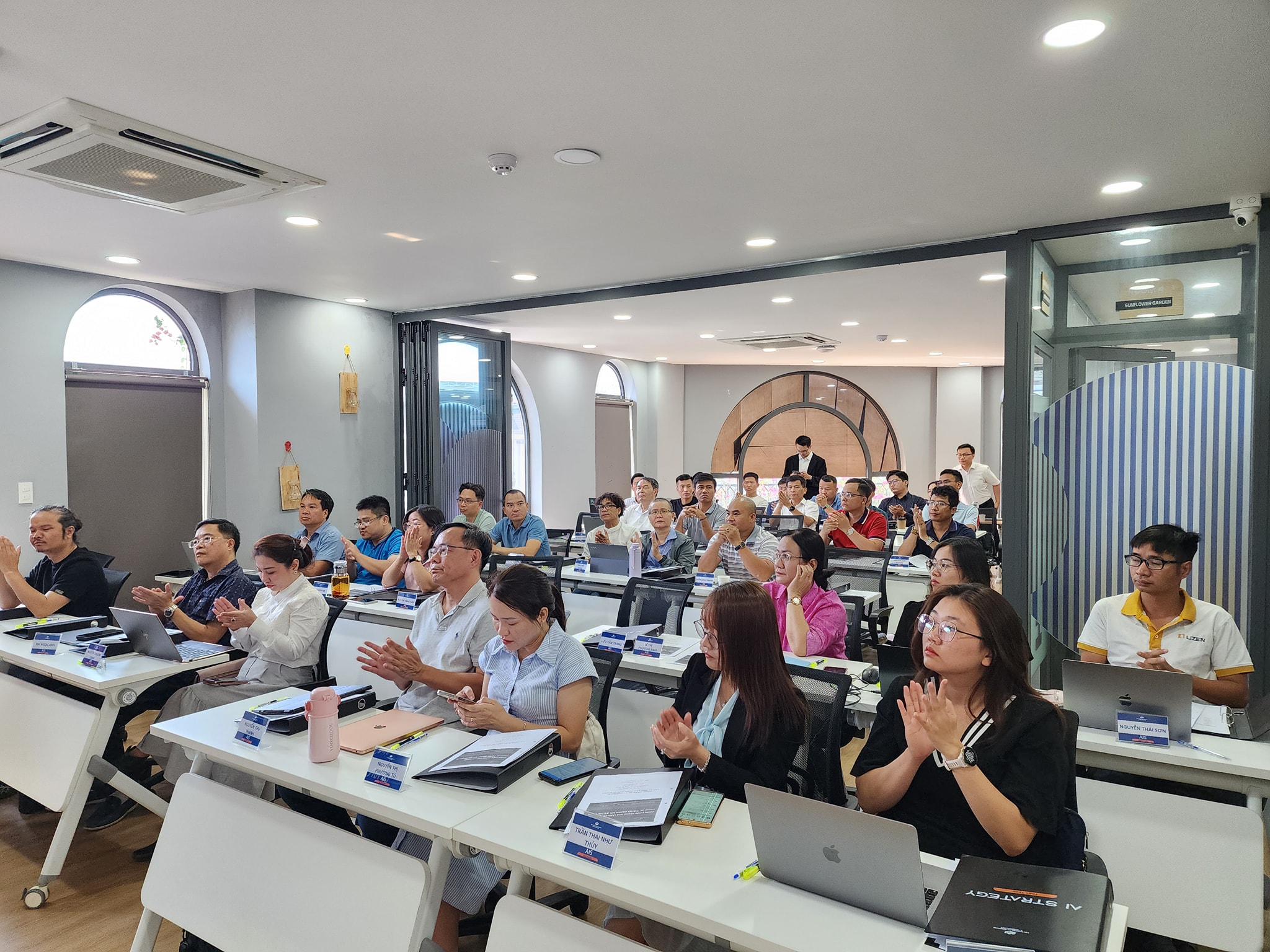 Cuối tuần sôi động cùng AISHCM tại Vạn Phúc City