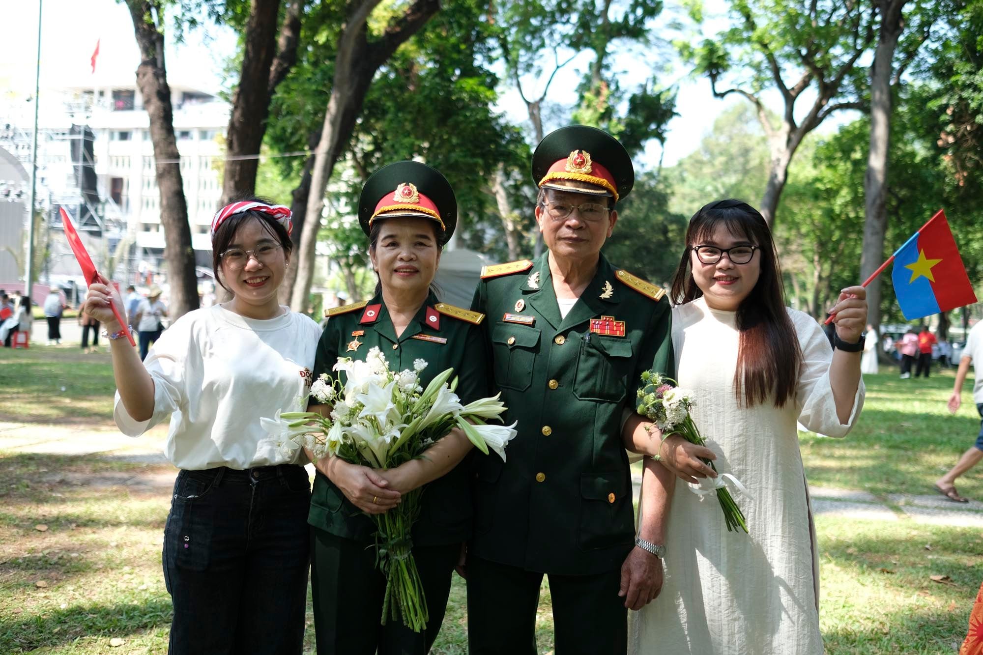 Ngắm những hình ảnh đẹp của người FSB HCM hướng về đại lễ 30/4 – 1/5