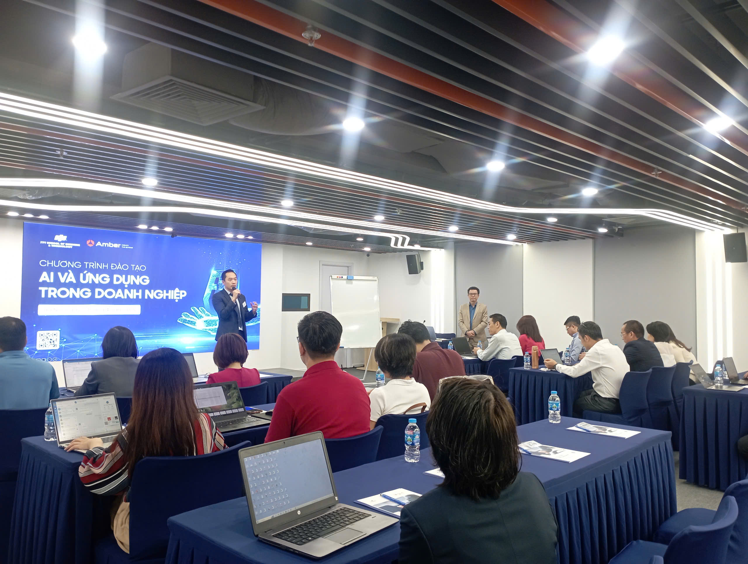 FRTC B2B: Cùng Amber Holdings Kiến Tạo Lãnh Đạo Thời AI