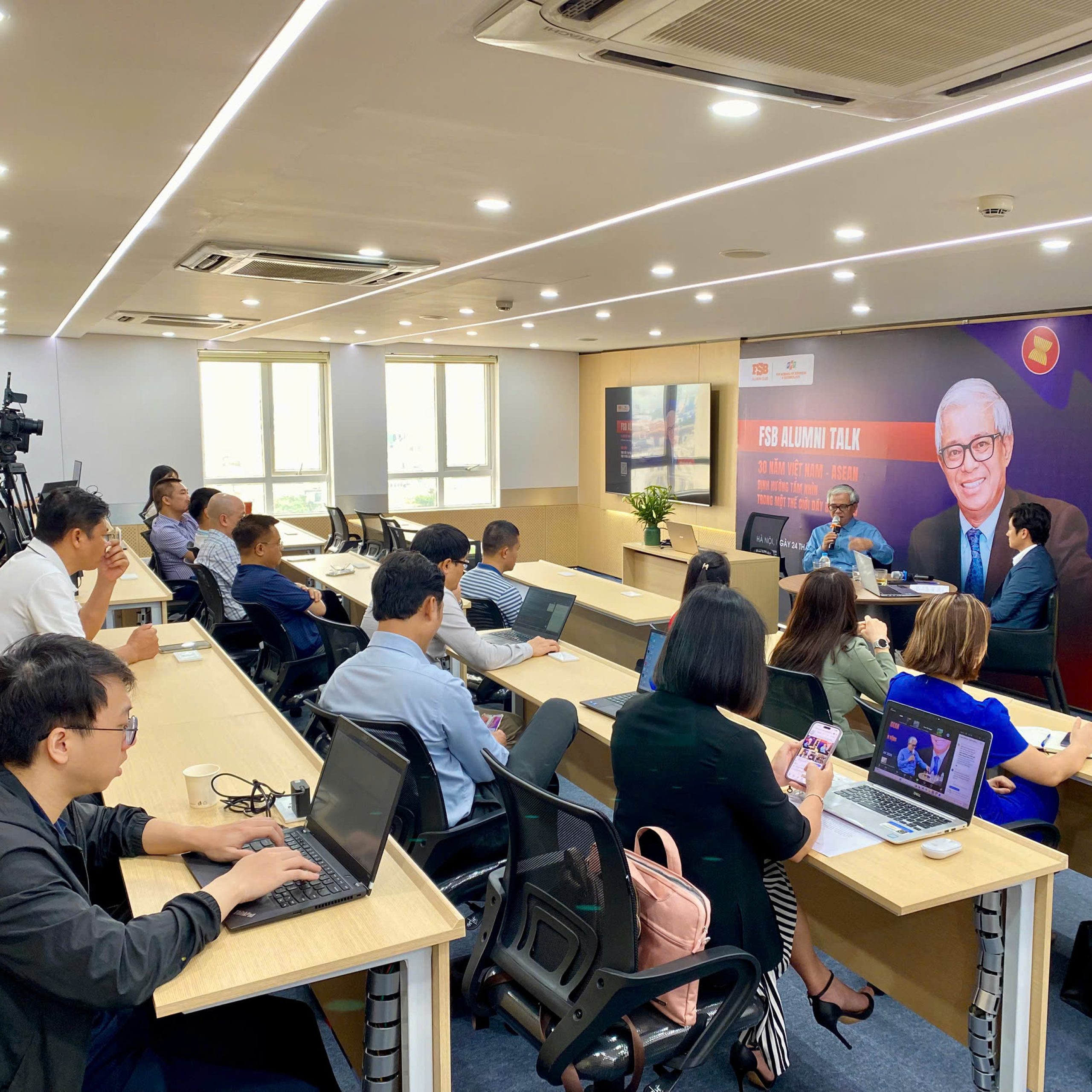 FSB Alumni Talk cùng diễn giả Phạm Quang Vinh