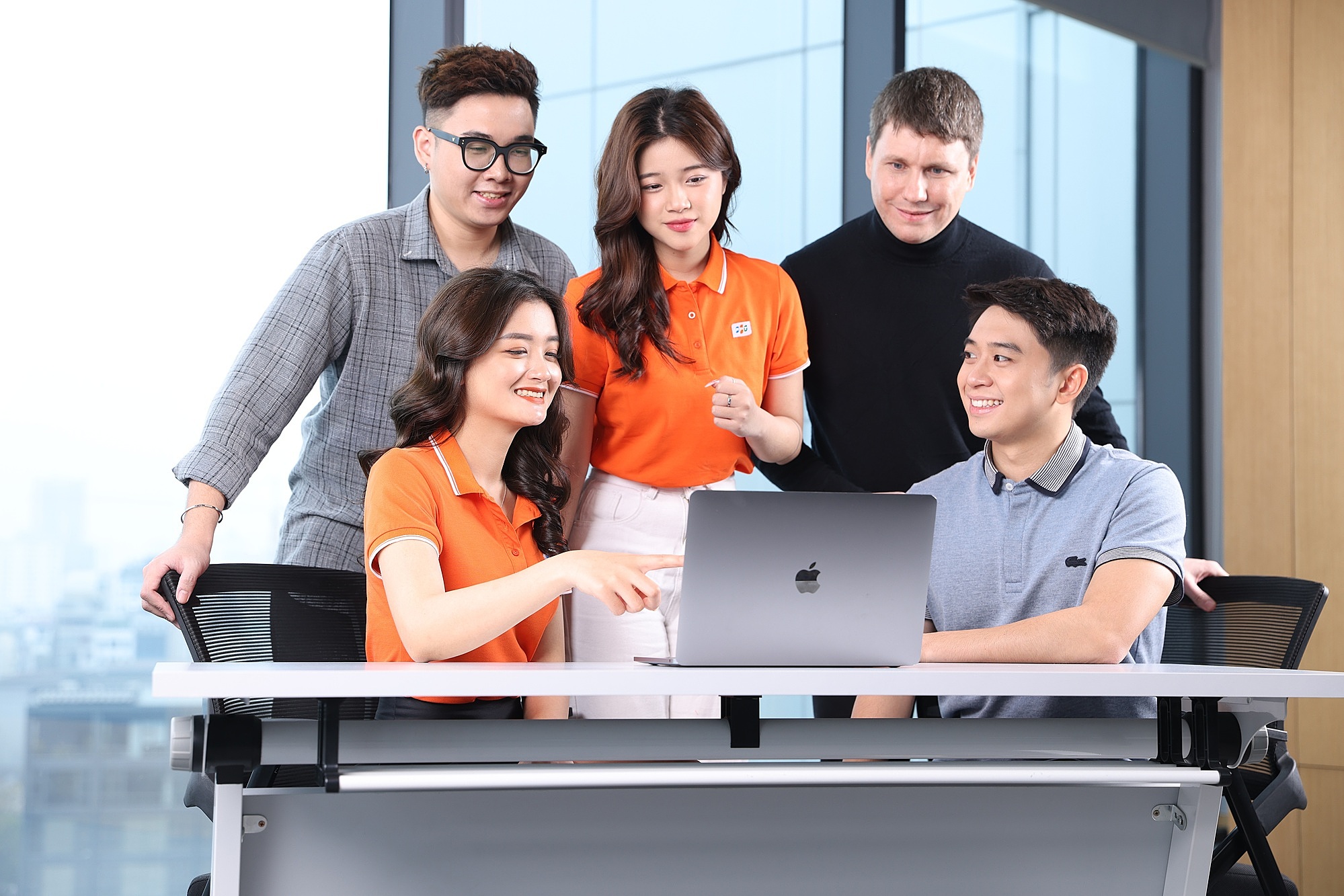 Người FSB chuẩn bị chuyển “nhà online”