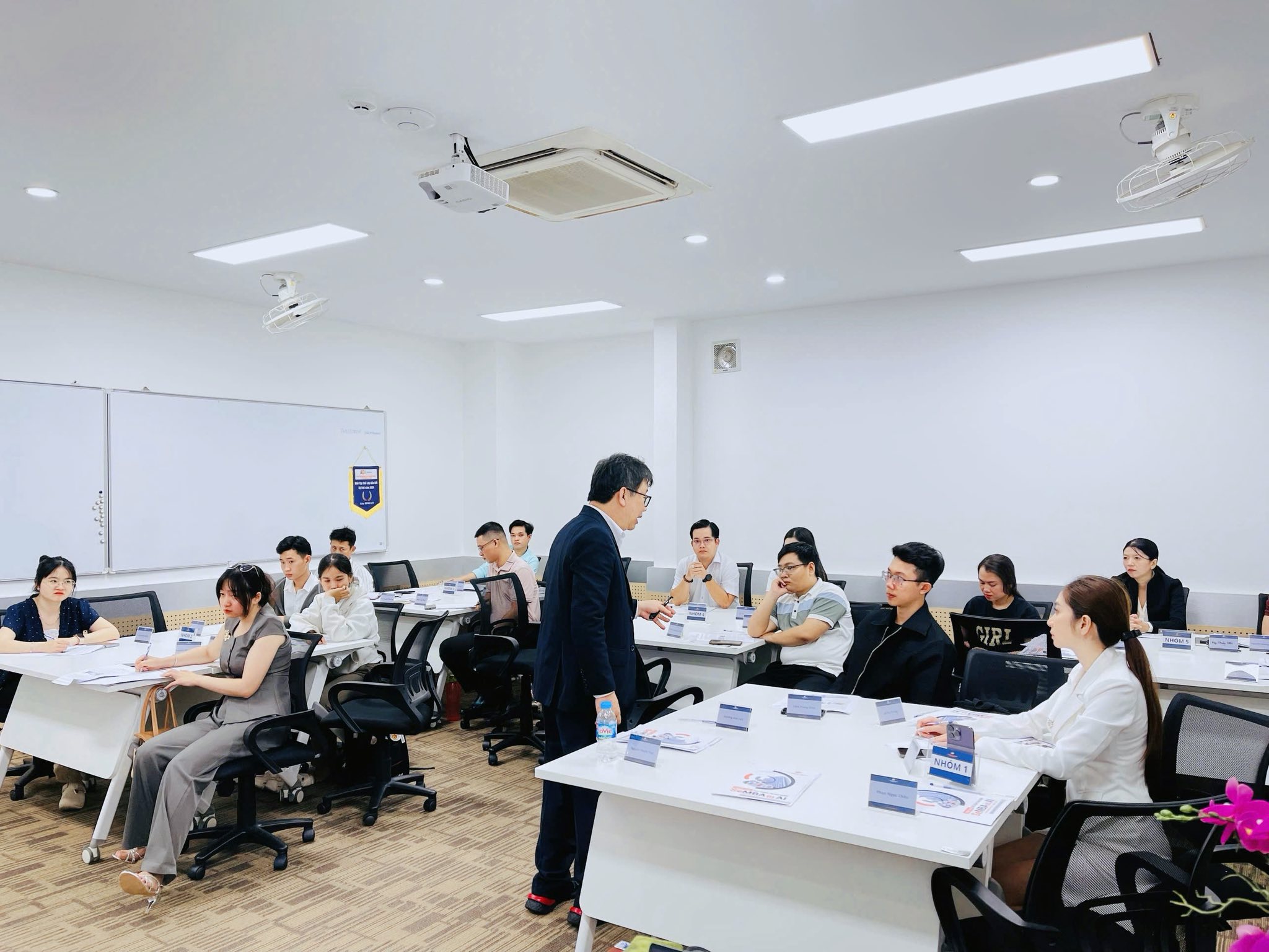 Hành trình phía sau lớp học: Sự tận tâm của Team FSB Cần Thơ