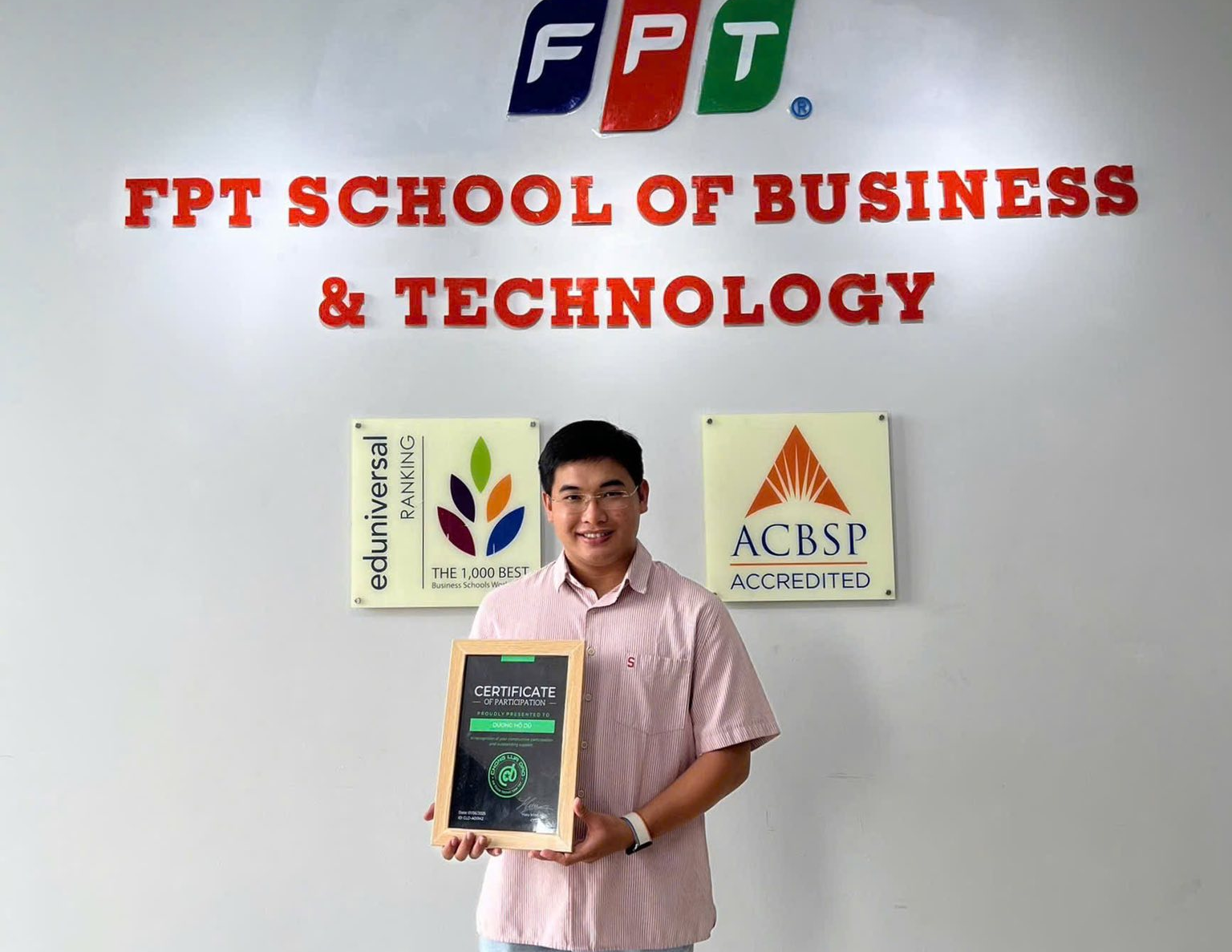 Chứng chỉ từ diễn giả HiếuPC được trao tay những nhà quản trị xuất sắc tại FSB Cần Thơ
