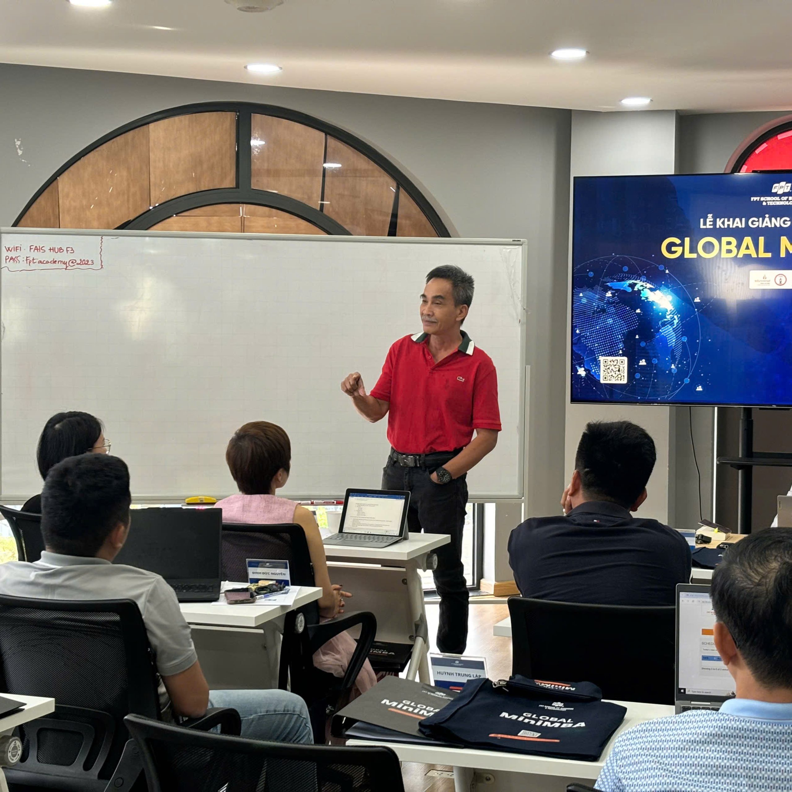 Chủ nhật hiệu suất: FPub cùng lúc khai giảng hai chương trình GMM và SMM