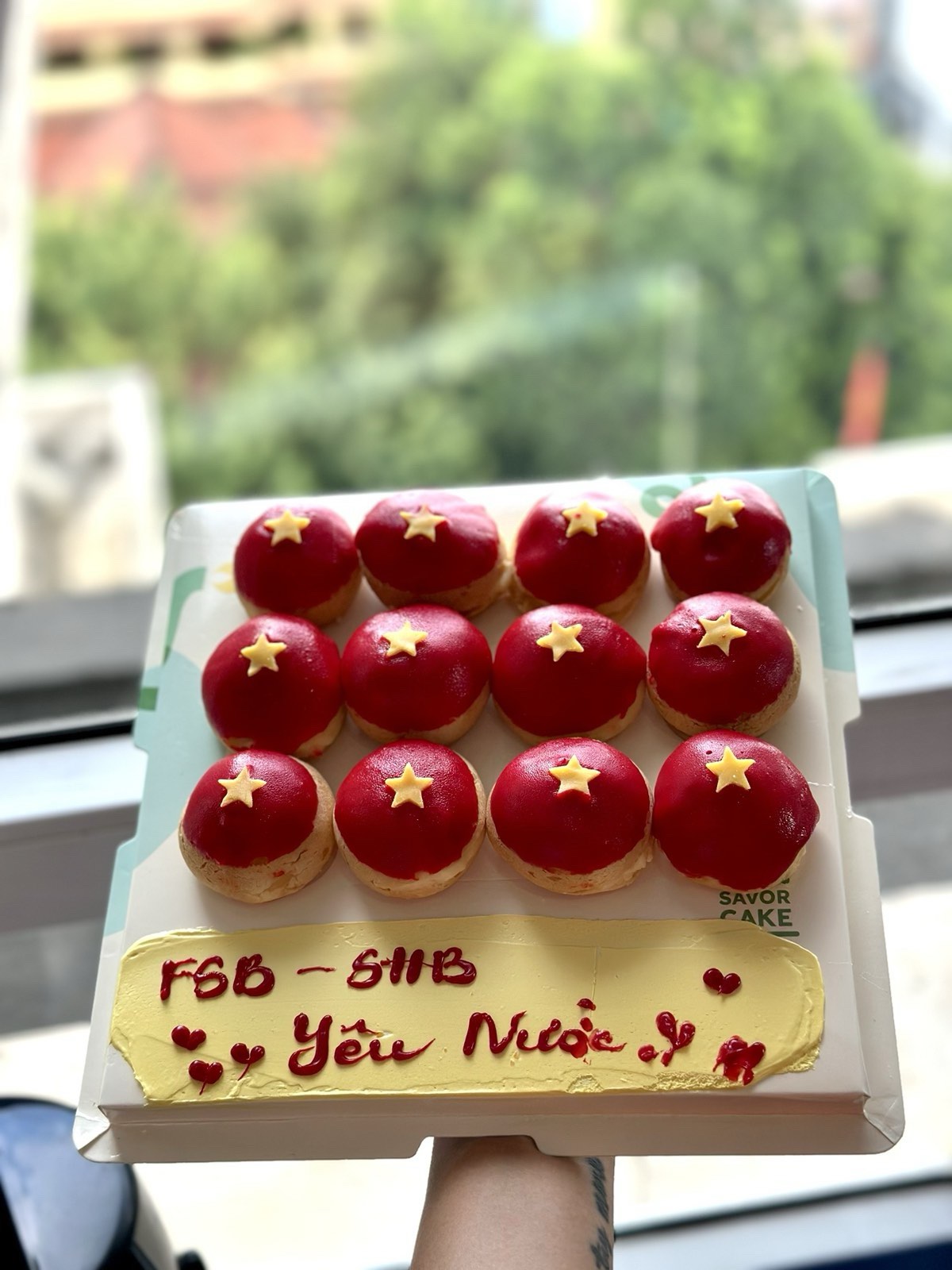 Sắc đỏ 2/9 phủ khắp các lớp học FSB!