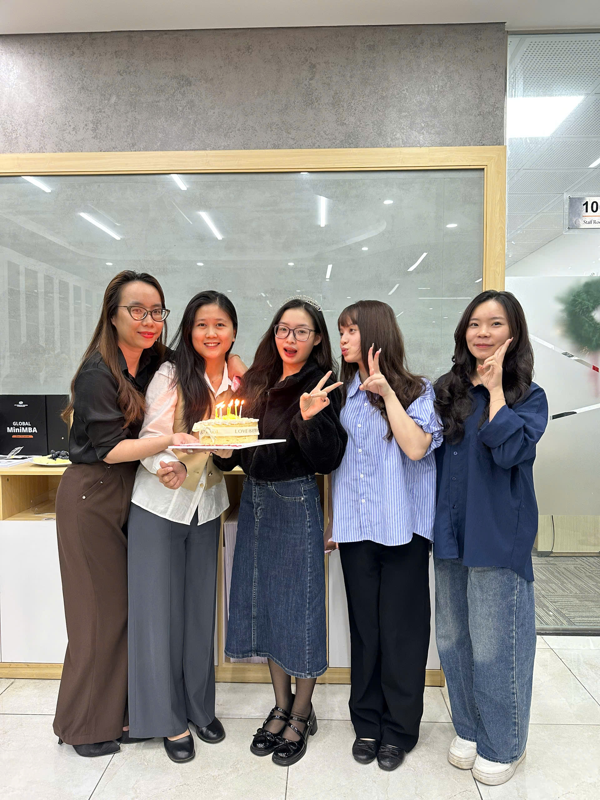 Chúc mừng sinh nhật CSD Khánh Huyền