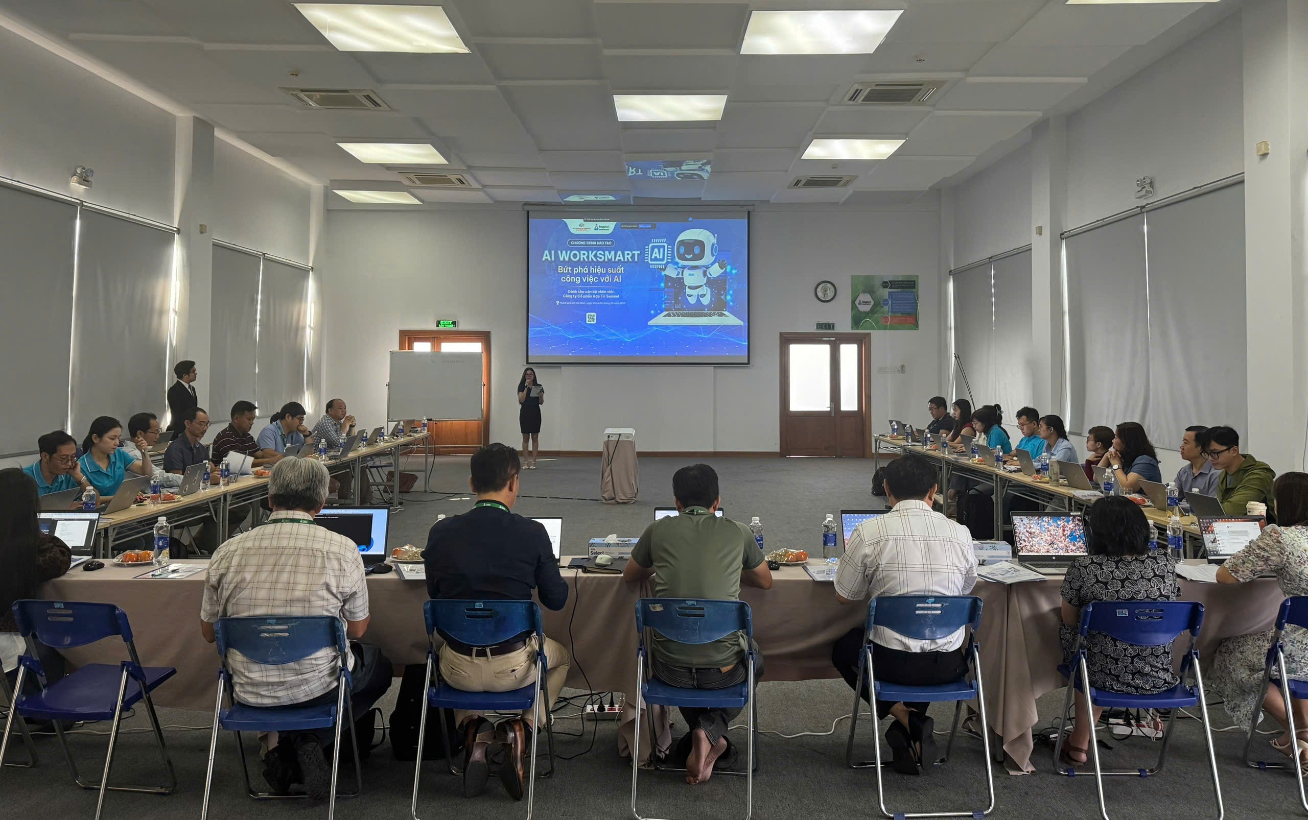 AI Worksmart cho Hợp Trí Summit – Dấu ấn đào tạo trước thềm Xuân Bính Ngọ của FRTC B2B