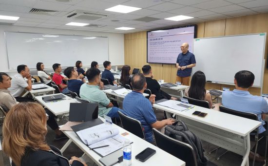 [FSB TPHCM] Hat-trick khai giảng: 3 ngày, 3 lớp học chính thức “lên sóng”