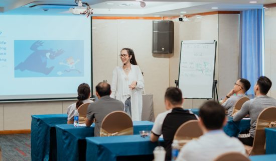 “Be the Change – Hãy là sự thay đổi!” cùng TS Nguyễn Hồng Phương