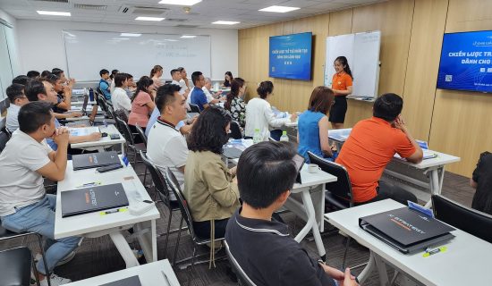 Chào AIS08HCM – Hành trình chinh phục AI cùng 36 nhà lãnh đạo