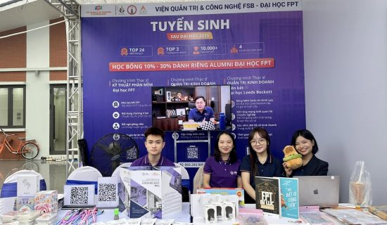Team Tuyển sinh SĐH có mặt tại FPTU Career Fair 2025