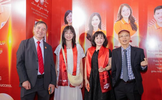 Top 100 FPT 2025: Khi thành công của mẹ trở thành giấc mơ của con