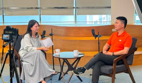 Theo chân Outstanding Lecturer “đi làm” Podcast Next–Gen Leader