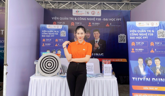 Phượt thủ chính hiệu của FSB Đà Nẵng: Ms Hà Trang – Cán bộ Tuyển sinh SĐH