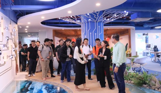 Company Visit 2026: Đưa lớp học ra khỏi giảng đường