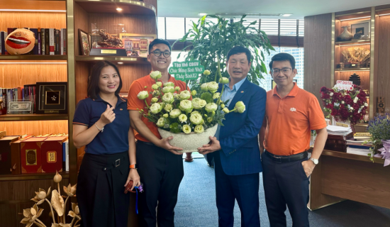 Sinh nhật bình dị chủ tịch FPT Trương Gia Bình
