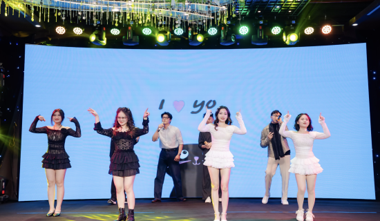 Văn nghệ cây nhà lá vườn – Sang, xịn, mịn!