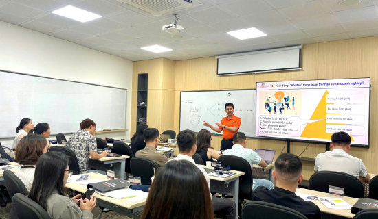 Chủ nhật hoạt động 100% công suất khai giảng lớp GMM93HN