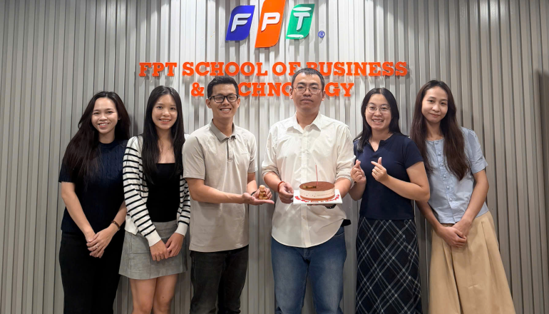 Một bữa sinh nhật thật ấm áp của Mr HuyBQ và những người bạn!