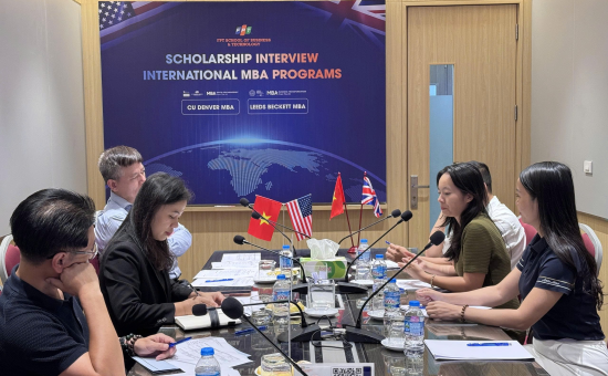 FSB Hà Nội sôi động với ngày hội phỏng vấn học bổng hai chương trình MBA quốc tế