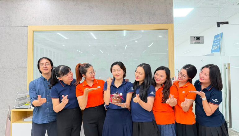 Chúc mừng sinh nhật chị Vân Vi Vu 