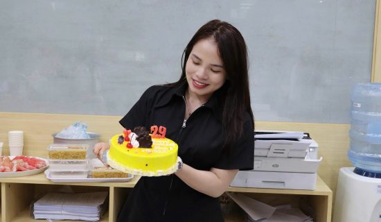Chúc mừng sinh nhật Ms.Lê ‘so cute’ của FRTC B2C
