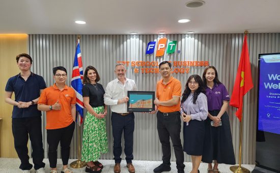 FSB TP.HCM đón tiếp đại diện Leeds Beckett University trong chuyến thăm thường kỳ